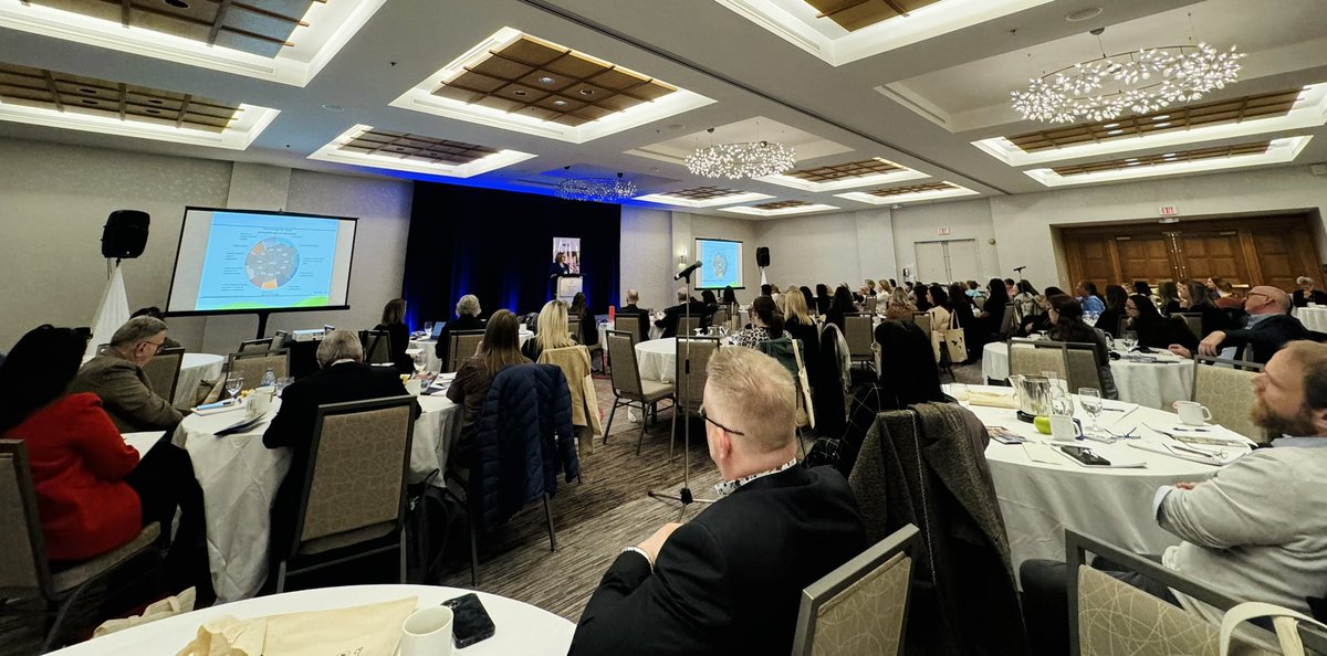 IsaTheriault_NB's tweet image. À Moncton avec mon collègue @RobMcKeeMLA pour le Symposium «Les femmes et les dépendances» organisé par @PortageAtlantic. 

Conférences intéressantes sur les déterminants sociaux de la santé et les façons d’éliminer les obstacles au traitement des dépendances.