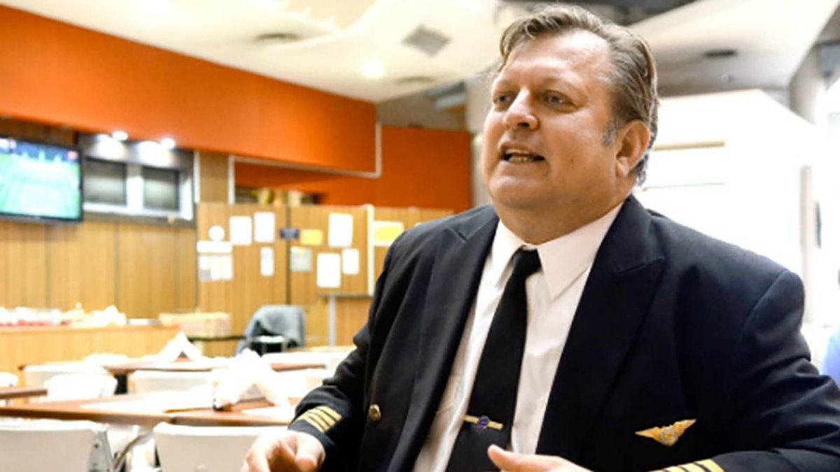 "Quedarse con el mercado de Aerolíneas Argentinas es estratégico. No es privatizar, es malvender"

• #Ahora • El titular de la Asociación de Pilotos de Líneas Aéreas <a href="/pablobiroapla/">Pablo Biro</a> dialoga con
<a href="/gustavowcampana/">Gustavo Campana</a>
[bit.ly/34yn6Fk]