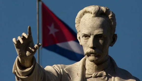 Para José Martí, “Más bella es la naturaleza cuando la luz del mundo crece con la de la libertad […]” y “[…] Guáimaro libre nunca estuvo más hermosa que en los días en que iba a entrar en la gloria y en el sacrificio”. #Cuba @chambero #Chambas