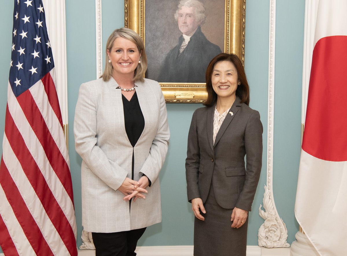 Delighted to welcome Director-General Kobayashi Maki, my counterpart in @MofaJapan_en. We discussed Prime Minister Kishida’s visit, followed up on our December discussion on countering foreign malign information manipulation, and shared our enthusiasm for @expo2025japan.