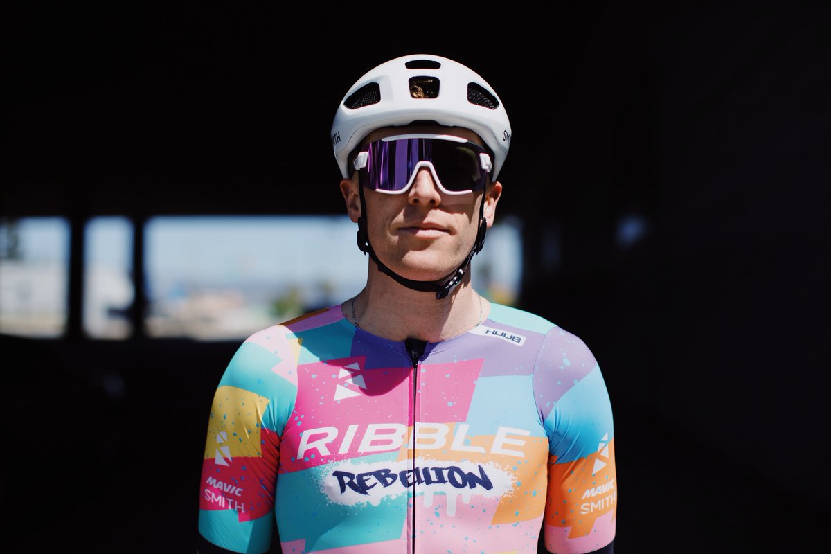 The Ribble Rebellion kit drop💥 Race ready for @redlandsClassic 🇺🇸 Born to be bold. 9 colours. 9 riders. Not afraid to clash. Designed by Ribble. Made by @HUUBDesign Find out how the team have prepped for the week ahead spkl.io/60014FRzf Supported by: @Mavic @SmithOptics