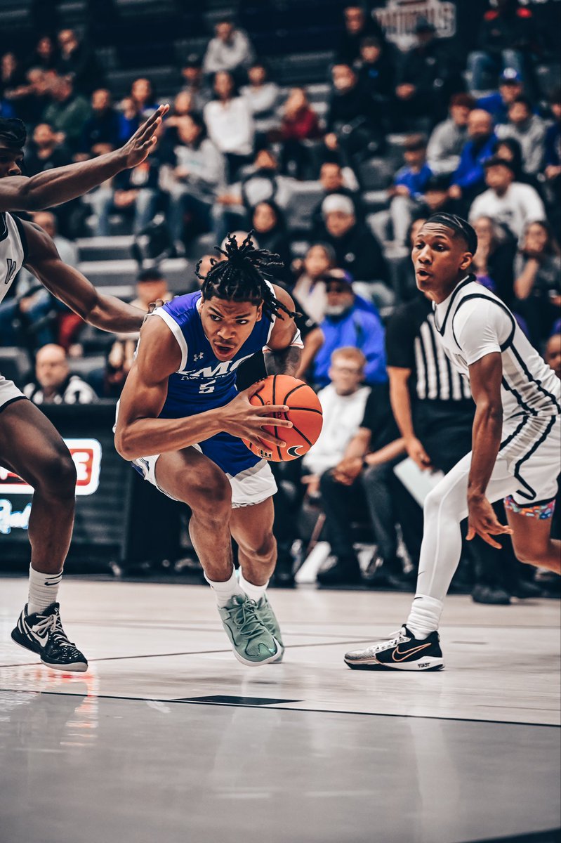 .@IMGABasketball point guard @DariusAcuff may have led the @NikeEYB Scholastic in scoring this season (21.3 ppg.), but, perhaps even more impressive, he was also the country’s most dangerous player in the pick-and-roll, creating 11.8 points a game, according to @SynergySST.…