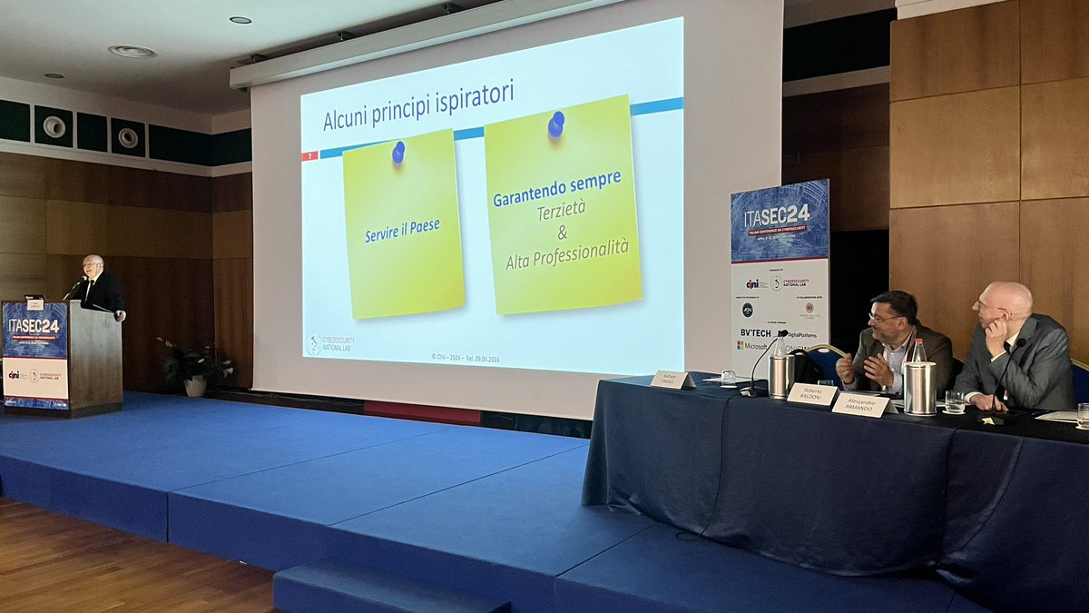 ITASEC_Conf's tweet photo. 📢 I primi 10 anni del @CyberSecNatLab con il direttore @Paolo_Prinetto il primo direttore @robertobaldoni e @AlessanArmando.
#⃣ #ITASEC24 #cybersecurity #Salerno
https://t.co/708Uf4ixCZ https://t.co/Zd1ym01YqU