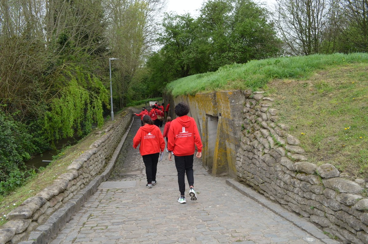 With the 2024 Vimy Pilgrimage Award program coming to an end, let’s take a look back at the student’s journey across France and Belgium. Relive each day through the VPA Blogs vimyfoundation.ca/news/vpa-2024-…