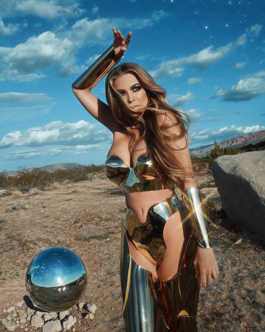 take me to moon, let&rsquo;s play amongst the stars 💫 https://t.co/0gcvJ12Czy<a href="/tag/goodburger2"class="tags"><span>#goodburger2</span></a>