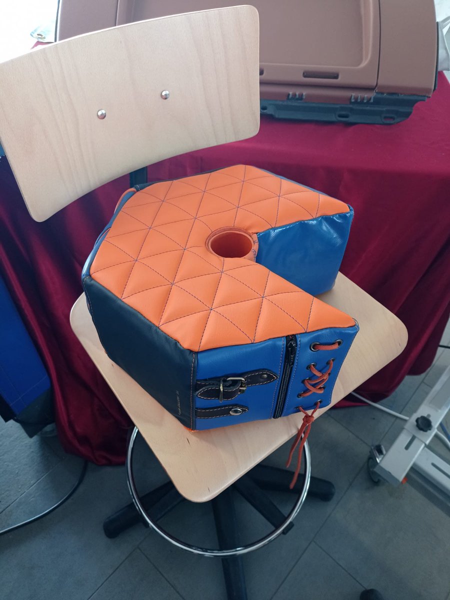 rosie_coufort's tweet photo. A l'occasion des JEMA 2024 une délocalisation de l'atelier de sellerie  @JGallieni au lycée Gisèle Halimi.Exposition du projet  avec les DNMade design d 'objet et réalisation d 'une pièce pour le Totem de fin. https://t.co/y1bkOdtYNE