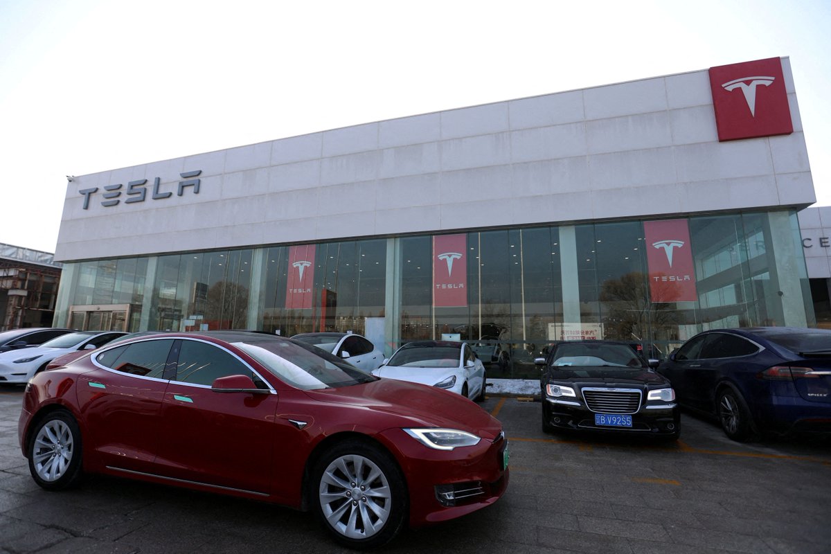Tesla trims output of cars in China amid slower EV sales growth, Bloomberg reports buff.ly/4cuUy1K #autotech #automobile #tesla #cars #techcar