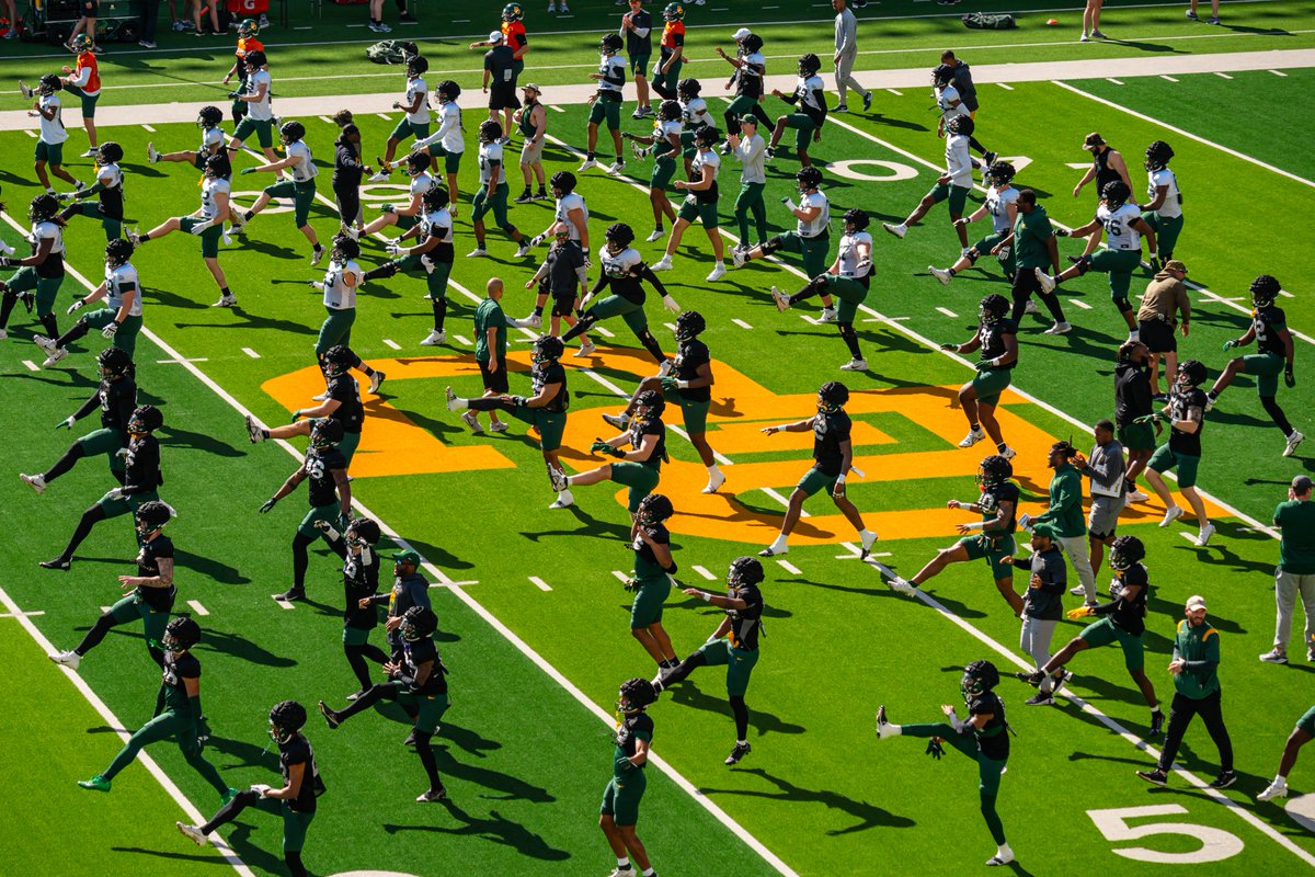 🔟 days away from the Green & Gold Spring Game! #SicEm