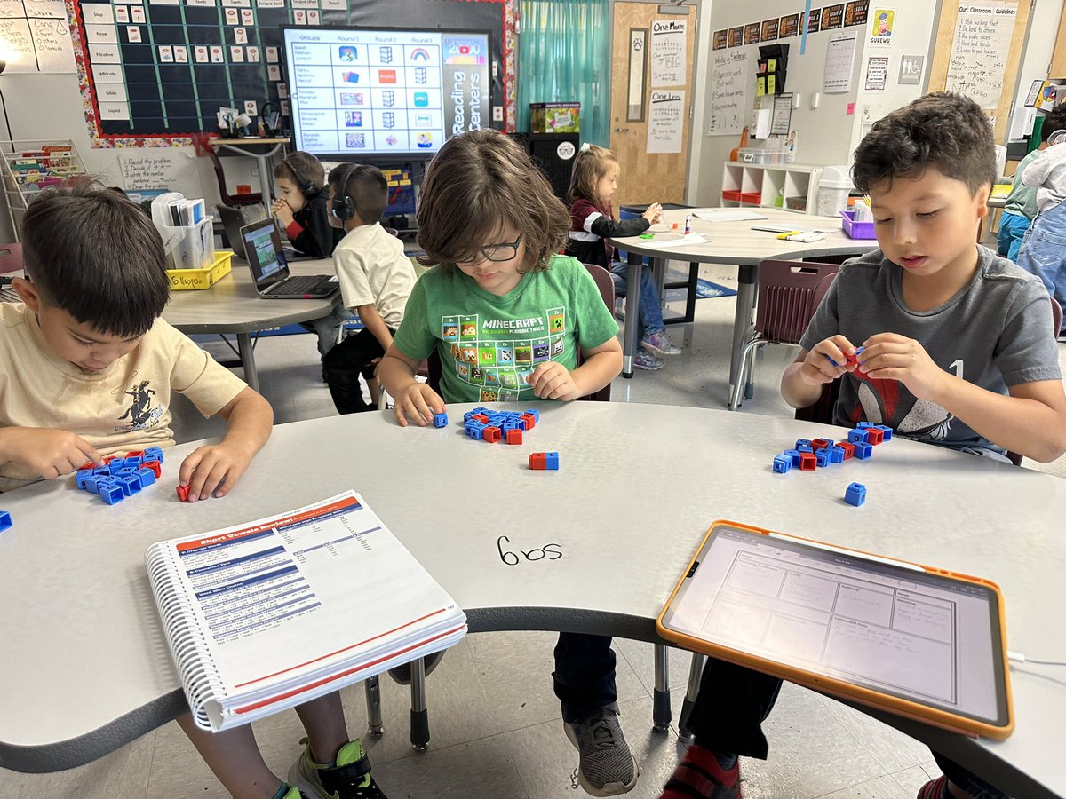 Lisa Reimann-NeSmith (@lisareimannhs) on Twitter photo Today we are using our <a href="/DidaxEducation/">Didax Education</a> Unifix Reading Letter Cubes to blend CVC word during our <a href="/UFLiteracy/">UF Literacy Institute</a> small groups. #ABSdiscovers #ExpeditionExceLLence Today we are using our <a href="/DidaxEducation/">Didax Education</a> Unifix Reading Letter Cubes to blend CVC word during our <a href="/UFLiteracy/">UF Literacy Institute</a> small groups. #ABSdiscovers #ExpeditionExceLLence