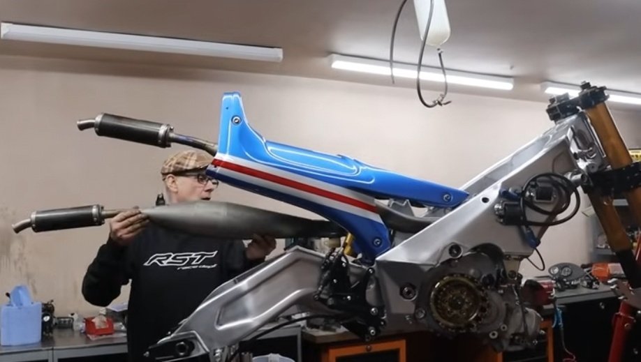 ROC Yamaha 500 build update from @Lee_johnston13 featuring @Jimwhit69 youtu.be/uj6rdvjr5XM?si…