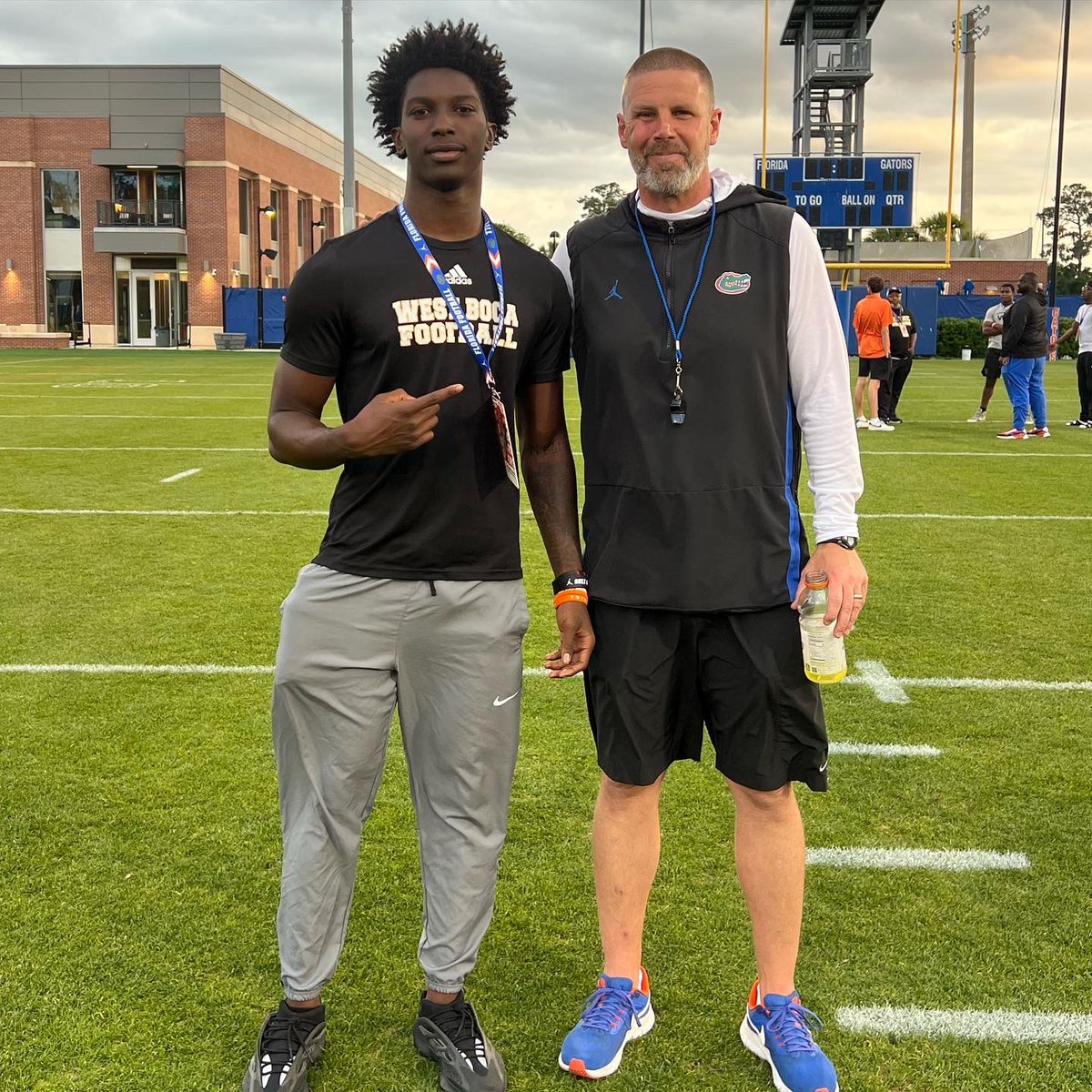 4-star DB checks in at 6-foot-3 with a 79-inch wingspan. That has numerous programs intrigued, including the #Gators. 'The offer was very special to me with #UF being my dream school.' MORE: on3.com/teams/florida-… (On3+) Try @GatorsOnline for $1: on3.com/teams/florida-…