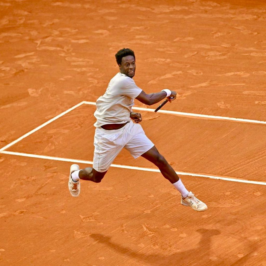 Merci infiniment pour tout le soutien reçu ces dernières semaines. Il est temps pour un peu de repos, de temps en famille et pour moi-même. Rendez-vous à Madrid pour le prochain tournoi. #TennisFamily #lesvrais 📸 : Corinne Debreuil / @ATPTour