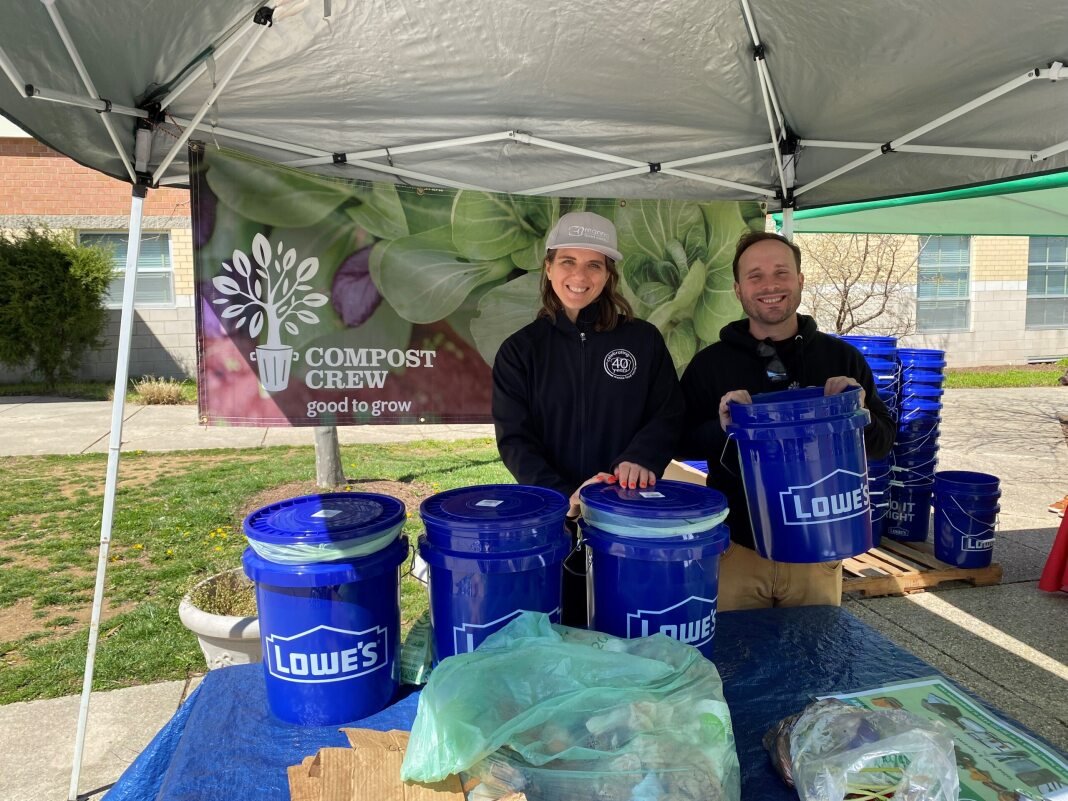 Thanks to Lowes in Gaithersburg for donating 100 buckets and lids for the Community Food Rescue food scraps demo at the Bethesda Central Farm Market. Tim, from Compost Crew shared how easy it is to collect food scraps for composting. @CentralFarmMKTs, @_compostcrew, @Lowes