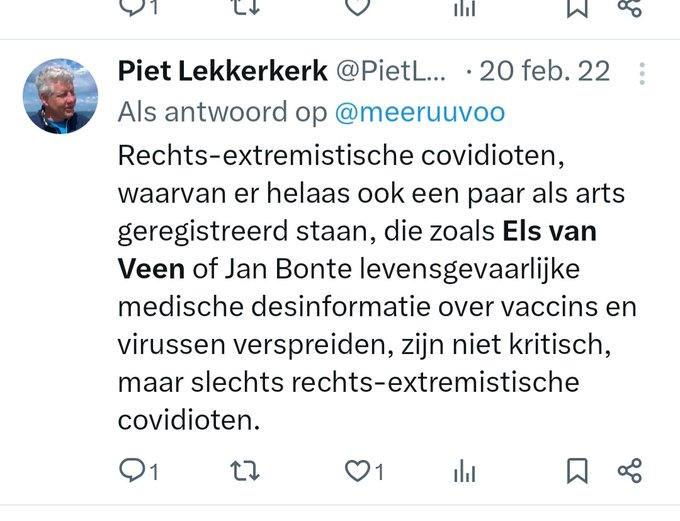 veen_els's tweet photo. Een vierluik met tweets van Piet Lekkerkerk over mijn persoon. Toen ik in april 2021 op twitter ging, was dat om toch een podium te hebben, waar ik kon zeggen wat ik van Coronamaatregelen als lockdowns, mondkapjes en vaccinatieplicht vond. Kort ervoor was ik in het Algemeen Dagblad, samen met wat andere huisartsen, weggezet als 'gevaarlijk'. Die framing gaf me een machteloos gevoel, vandaar dat ik besloot op twitter te gaan.

Ik was geschokt door accounts als dat van Lekkerkerk, die me voor 'rechts-extremistisch' en 'fascistisch' uitmaakten. Of schreven dat ik en Jan Bonte @john_bumblebee  'levensgevaarlijke medische desinformatie' verspreidden, terwijl wij alleen maar kritisch waren en onze kritiek gegrond uitten. Waar kwam die felheid en die haat vandaan?
Piet Lekkerkerk heeft mij nooit ontmoet, laat staan dat hij mijn patiënt is geweest. Piet Lekkerkerk is niet medisch onderlegd, laat staan dat hij jarenlang praktijkhoudend huisarts is geweest.