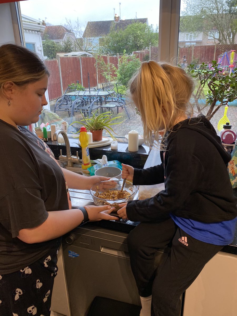 Bigjase3's tweet photo. #sistersbaking both girls enjoying baking https://t.co/19OiG0pJB4