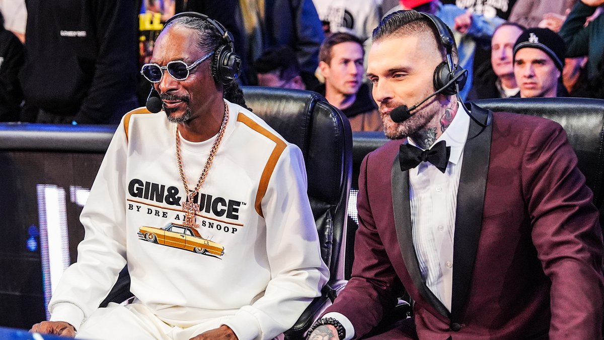 WWE Hall of Famer @SnoopDogg had everyone cracking up with his reactions to the Philadelphia Street Fight at #WrestleMania XL. See all of The Doggfather’s funniest reactions now! youtu.be/IzoygRwS_W8?si…