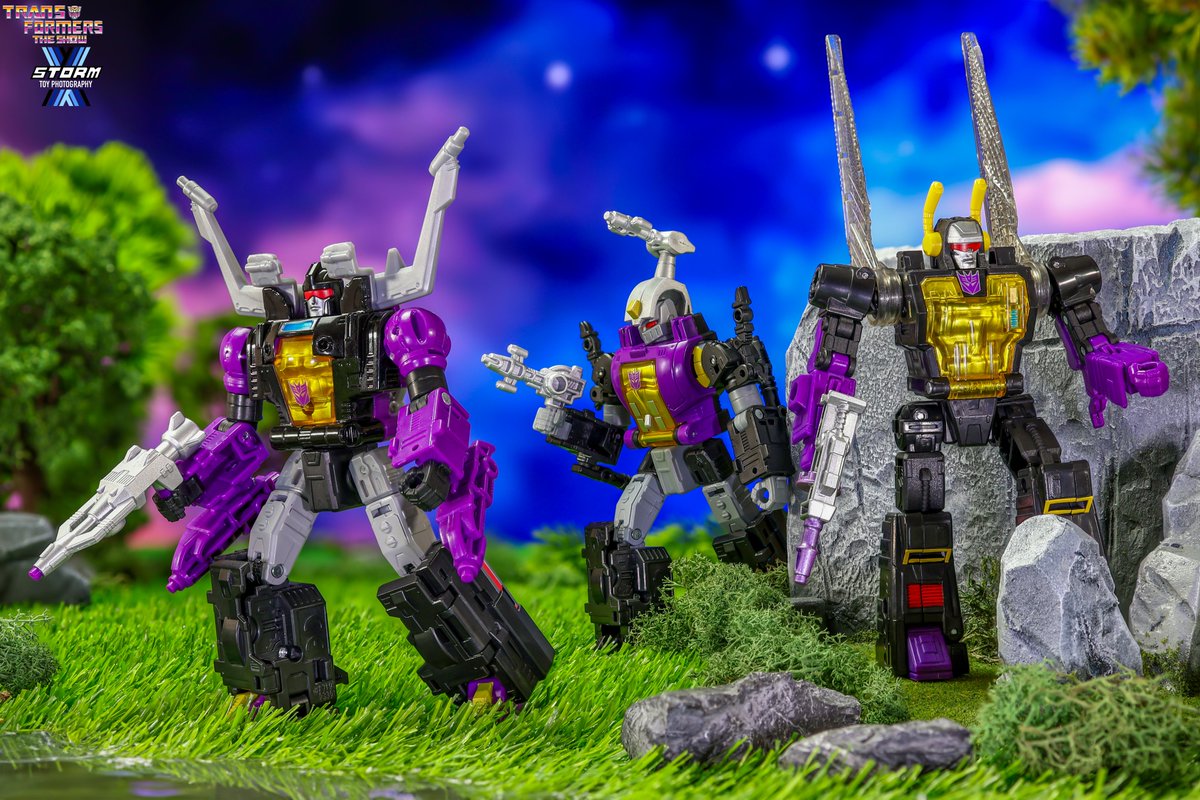 Insecticons on the hunt.
Shrapnel, Bombshell, & Kickback. #Transformers #toyphotography