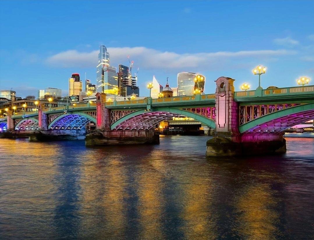 As the sun sets across the city the beauty of #IlluminatedRiver is awakened. “At dusk and into the night, I love how the colourful artwork lights bring the beautiful architecture and significance of the bridges to life,” says photography enthusiast Mel. 📸 melbocks, Instagram