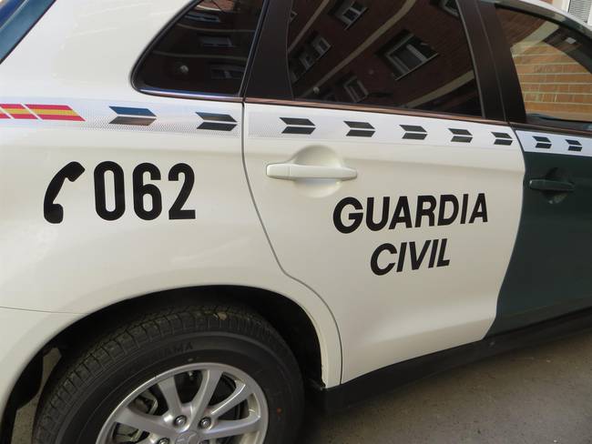 La Guardia Civil abre una investigación para esclarecer las causas de la explosión de un coche en Verín cadenaser.com/galicia/2024/0…