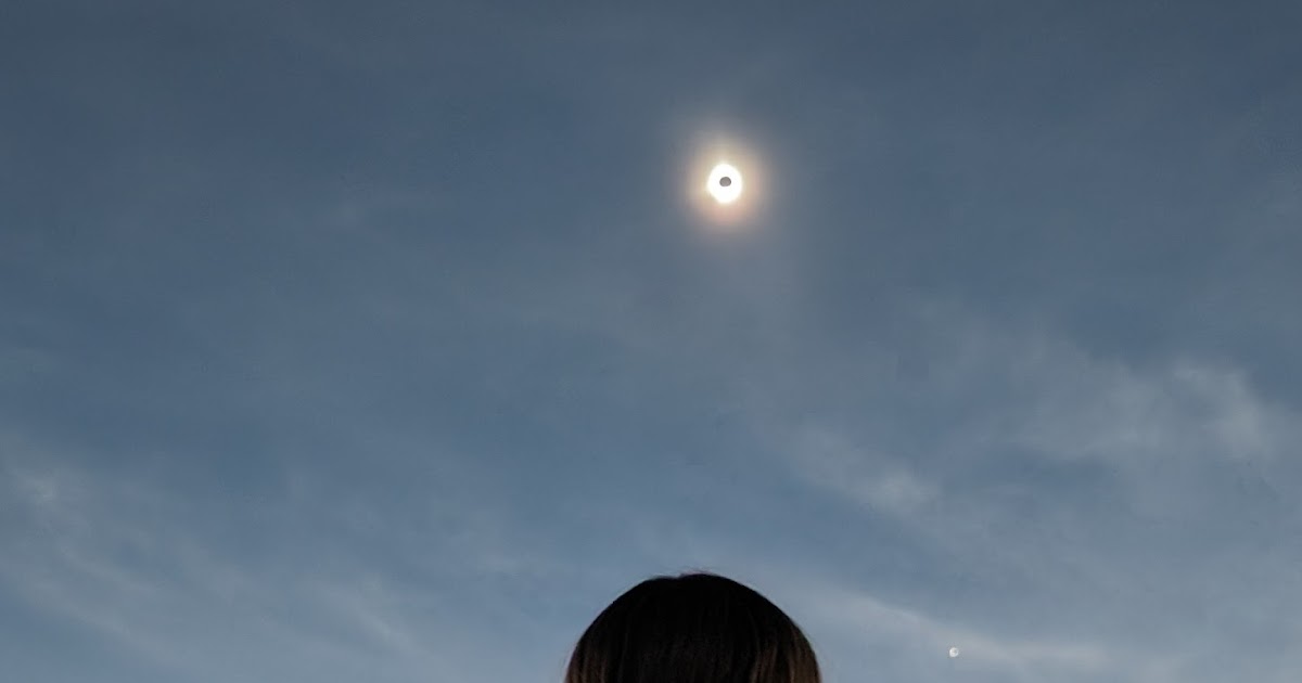 VinsWorldcom's tweet photo. Totality https://t.co/eP7djqe9pI https://t.co/cow0ptVGW4