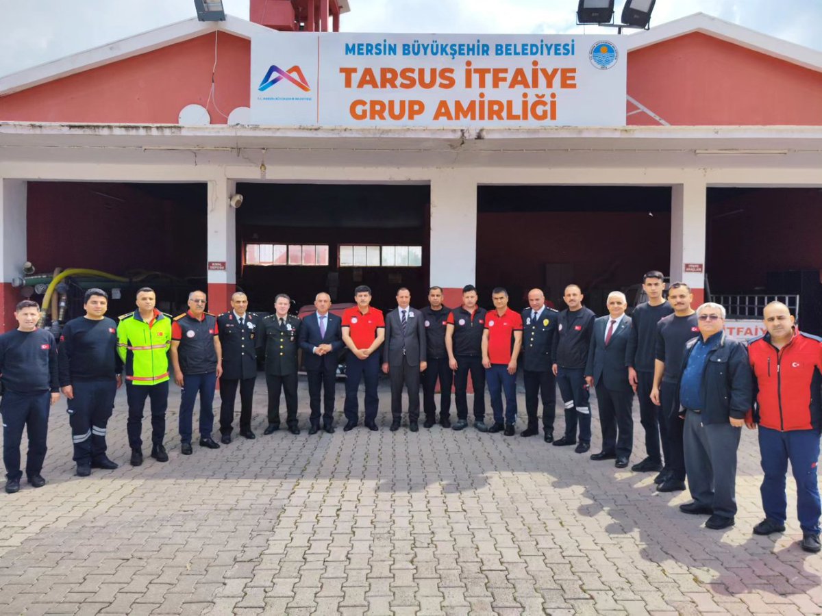 Tarsus Kaymakamı Mehmet Ali AKYÜZ ve İlçe Protokolü, Tarsus İtfaiye Grup Amirliğini ziyaret ederek İtfaiye personelinin Ramazan Bayramını kutladı.