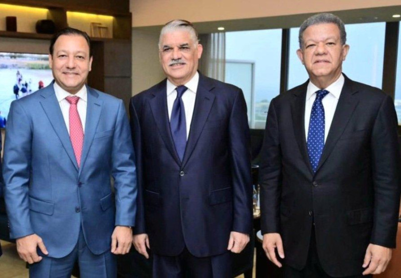 ListinDiario's tweet photo. Leonel, Miguel y Abel denunciaron en la OEA uso de recursos del Estado y del narcotráfico en campaña

🔗https://t.co/UVin0Bdq0G

#ListínDiario https://t.co/Y3qiRMubho