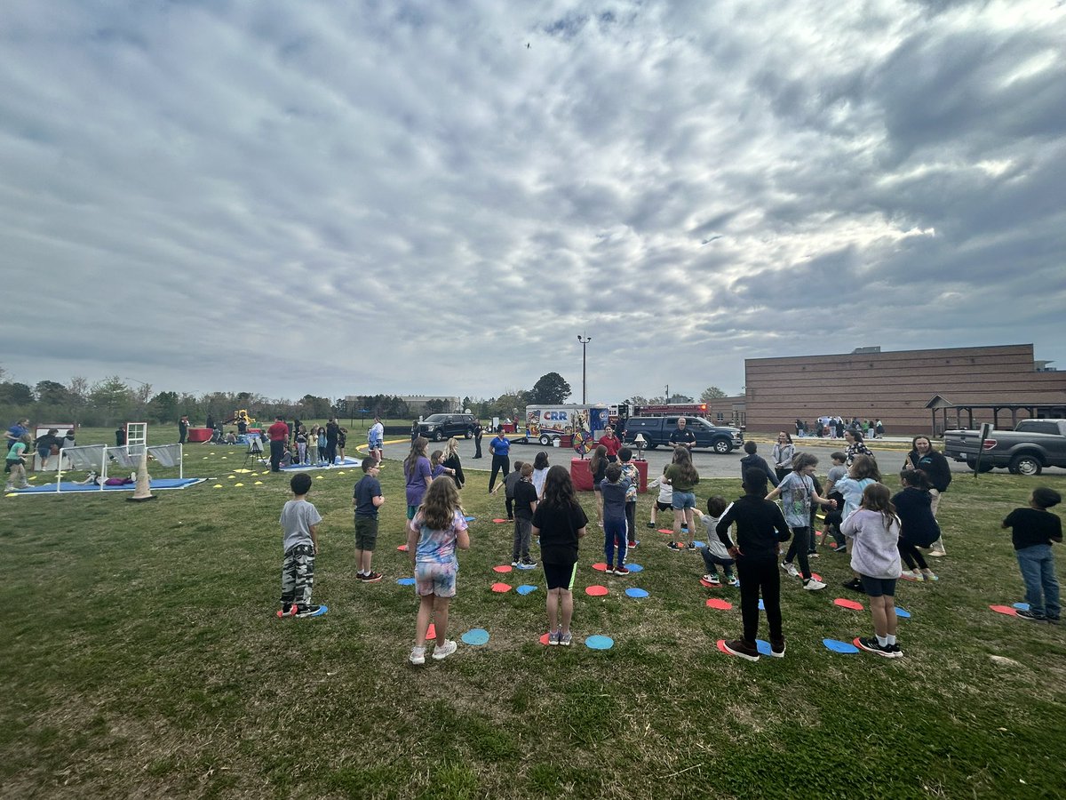 RobbieB_CPS_PE (@cps_pe) on Twitter photo What an amazing first collaboration between <a href="/ChesapeakeFire/">Chesapeake Fire Dept</a> and <a href="/CREDolphins/">CREDolphins</a> this morning. The students had an amazing time and learned a ton of applicable fire safety take aways. ๐ค๐๐งโ๐๐จโ๐ What an amazing first collaboration between <a href="/ChesapeakeFire/">Chesapeake Fire Dept</a> and <a href="/CREDolphins/">CREDolphins</a> this morning. The students had an amazing time and learned a ton of applicable fire safety take aways. ๐ค๐๐งโ๐๐จโ๐