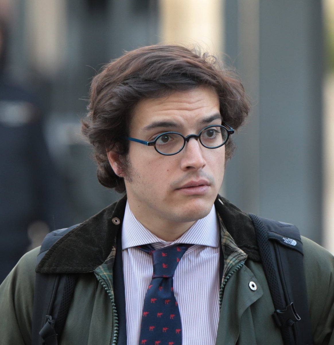 FonsiLoaiza's tweet photo. Este ultraderechista se llama José María Figaredo Álvarez-Sala y es diputado de VOX con sueldo de 105.000 euros y sobrino del delincuente de Rodrigo Rato. Hoy se ha inventado un bulo diciendo que los trabajadores que cobran el salario mínimo pagan el 54% de impuestos. https://t.co/xchPwZezsk
