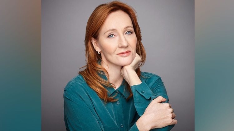 'En mi opinión, las palabras son nuestra fuente más grande de magia y son capaces de dañar y sanar a alguien'. J. K. Rowling #Fuedicho