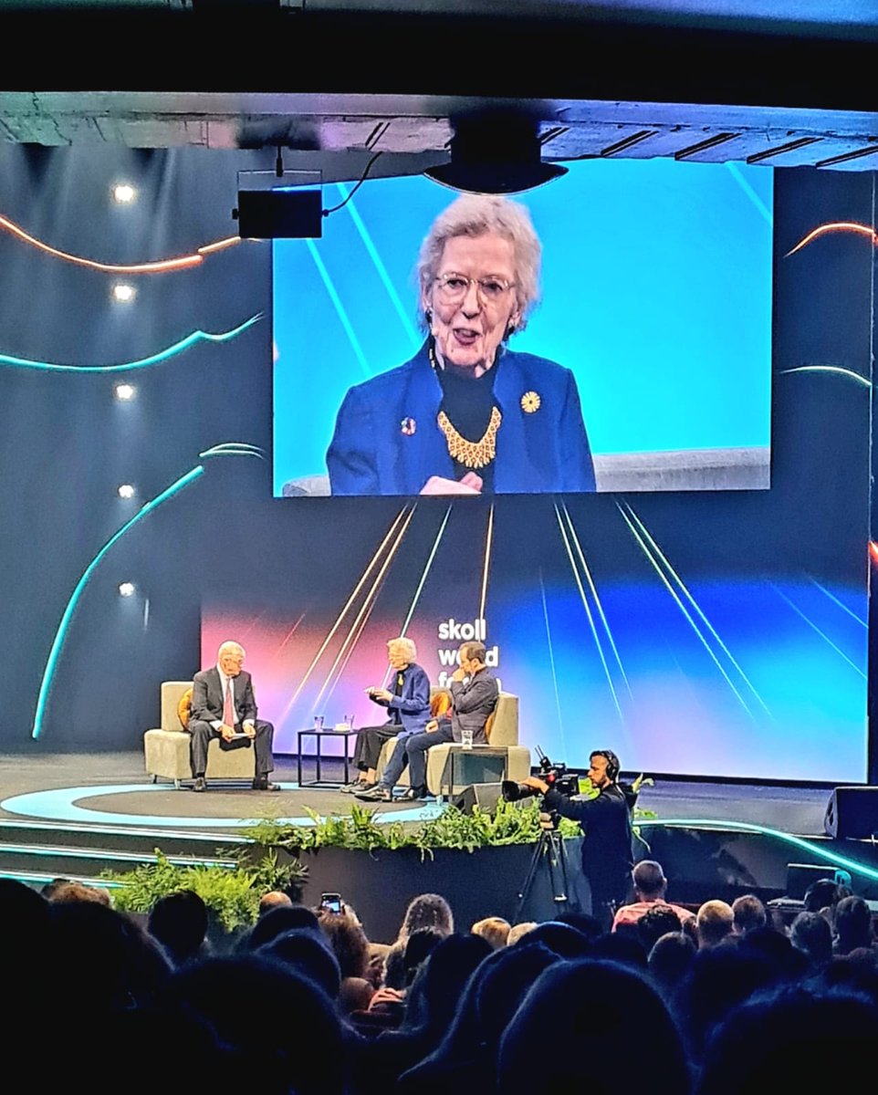'#LongviewLeadership means showing the determination to resolve intractable problems not just manage them, the wisdom to make decisions based on scientific evidence and reason, and the humility to listen to all those affected.' - Mary Robinson addresses #SkollWF