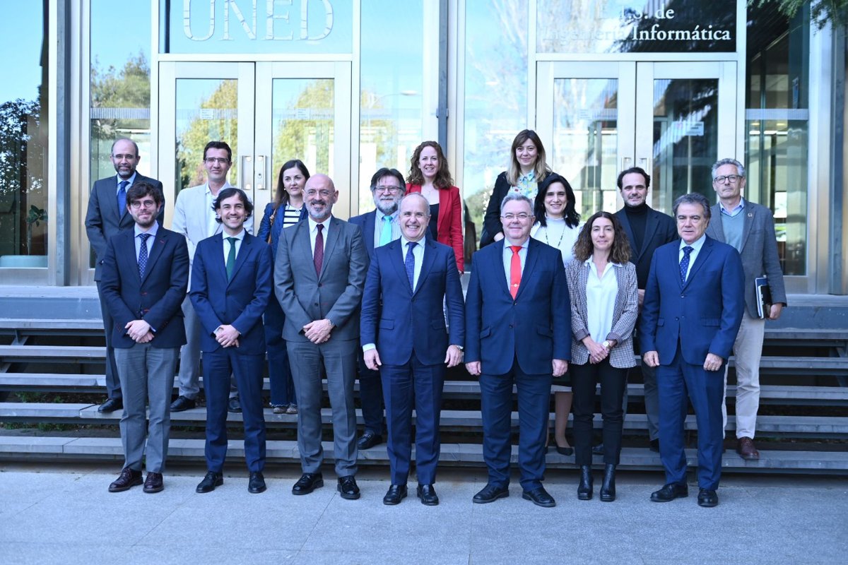 El Proyecto Arco Verde llega a la Ciudad Universitaria La @ComunidadMadrid y el Consorcio Urbanístico de Ciudad Universitaria, integrado por la @UNED, la @La_UPM y la @unicomplutense, han presentado hoy el plan de integración de la Ciudad Universitaria en el Proyecto Arco Verde.