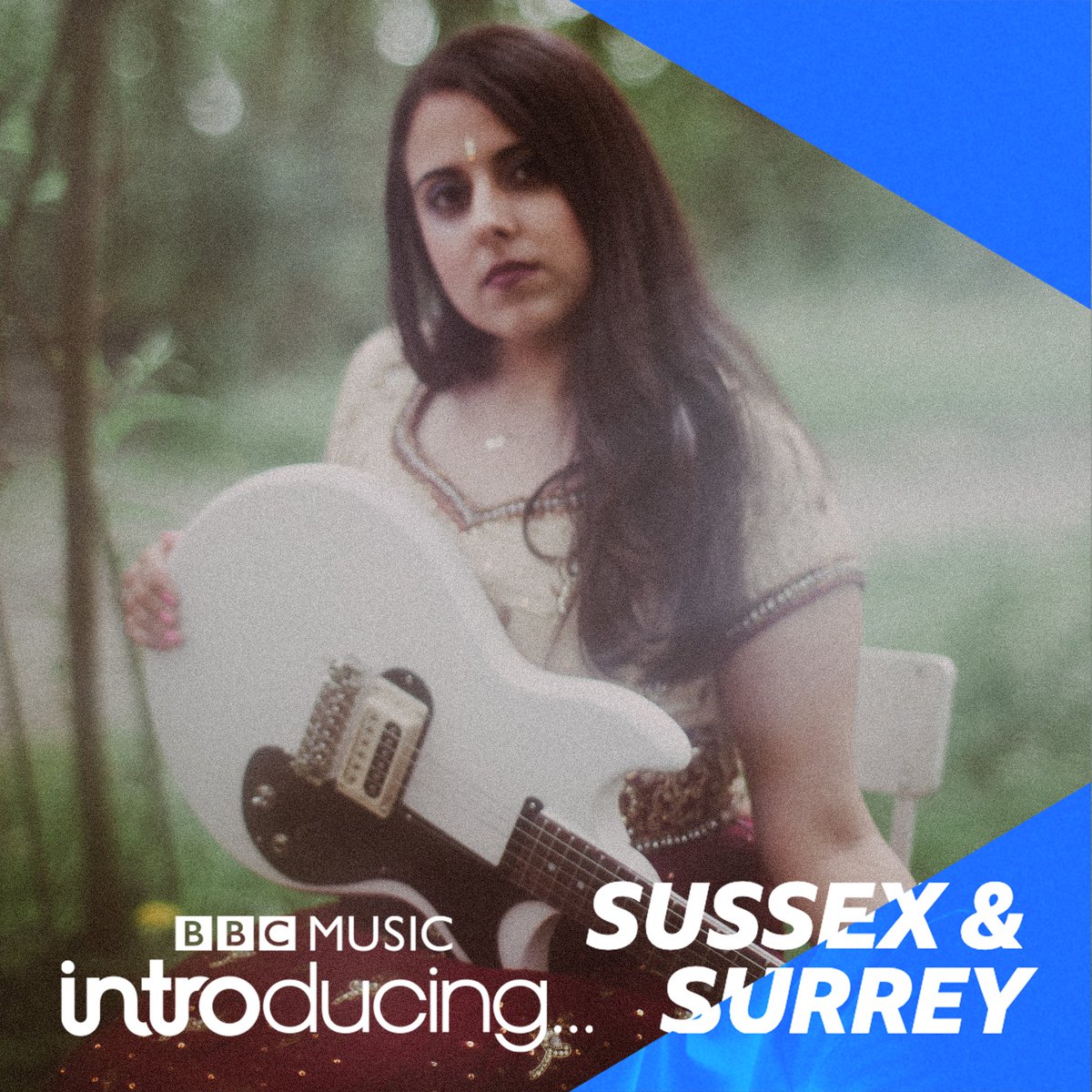 Ahead of me playing @crocroland on Sunday, @MelitaRadio will be playing me on @bbcintroducing tomorrow between 8-10pm! She will be playing @Bugeyeband & @currlsband who are also on the lineup!! So tune in for the ultimate pre-cro cro party bbc.co.uk/sounds/play/li… 📸 by Guy Hurst
