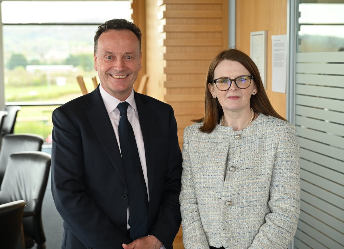 Finance Minister @CArchibald_SF met with @cooperationirl CEO @IBJeffers today. The Minister heard about the work of the organisation and discussed the important work of the wider Community and Voluntary Sector.