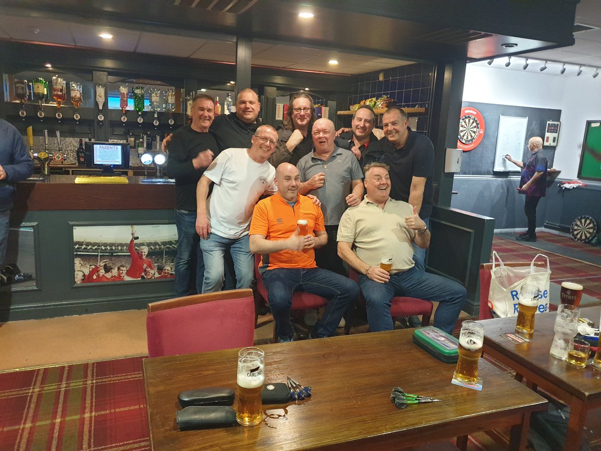Hardest part of being a captain is to get this bunch to turn up and play how they can 🥴 But Monday they did just that 😁 Cup winners 🏆 down to the last game 5/4 win🙌🙌 thanks lads @jileedham @warksbears @Hitchmough1696 @MarkGwalchmai 😎👌🎯