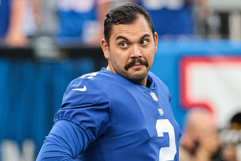 James Larsen (@jameslarsenpfn) on Twitter photo Breaking: The San Antonio Brahmas are signing K Ryan Santoso, per <a href="/CamNizguy/">Cameron Nizialek</a>.
Santoso has plenty of NFL experience, having spent time with the Lions, Titans, Jaguars, and Giants to name a few. He'll replace Deestroying who is done for the year with the <a href="/XFLBrahmas/">San Antonio Brahmas</a>. #UFL Breaking: The San Antonio Brahmas are signing K Ryan Santoso, per <a href="/CamNizguy/">Cameron Nizialek</a>.
Santoso has plenty of NFL experience, having spent time with the Lions, Titans, Jaguars, and Giants to name a few. He'll replace Deestroying who is done for the year with the <a href="/XFLBrahmas/">San Antonio Brahmas</a>. #UFL