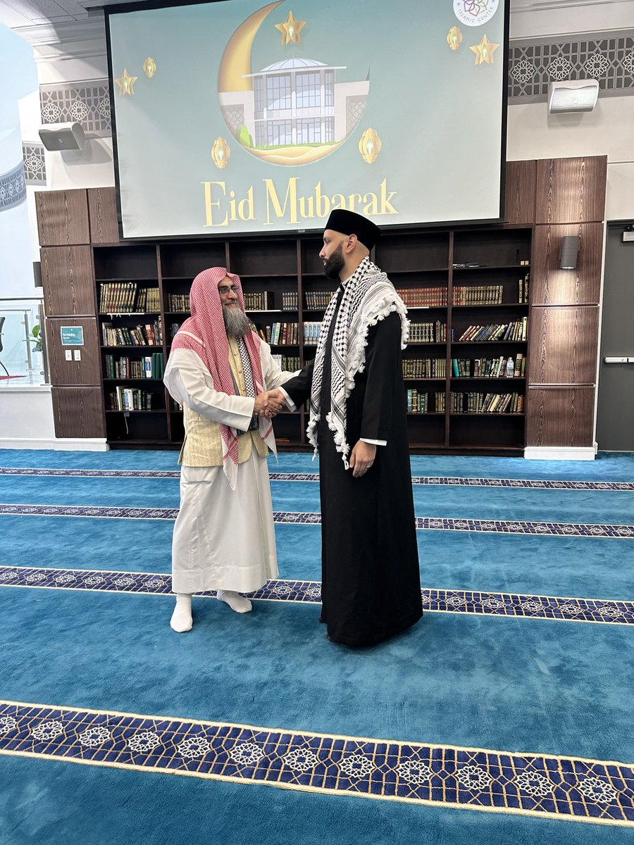 omarsuleiman's tweet photo. Eid Mubarak from us to you, and a free Palestine soon Inshā’Allāh 🌙 🇵🇸 https://t.co/8hsHcKx3aL