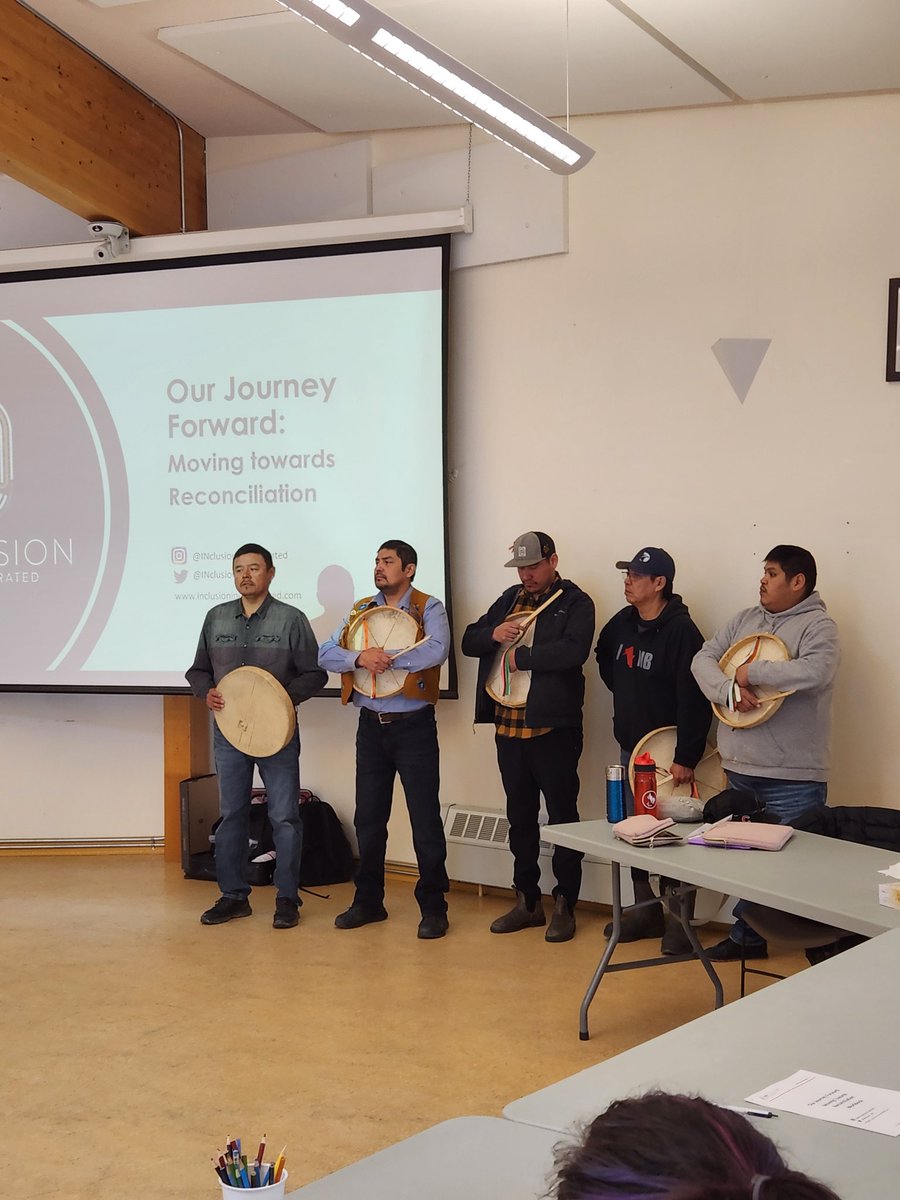 Beautiful way to start our sessions each morning with the YKDFN Dene Drummers opening our sessions on Indigenous Cultural Awareness for @OurYellowknife. Thank you to @TimOLoan for including this beautiful culture into our day.