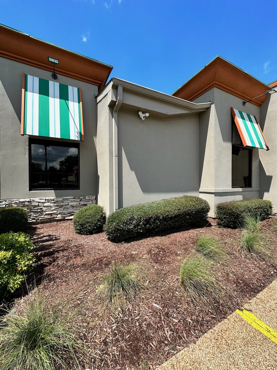 DesignSmartHome's tweet image. Access from anywhere, smart notifications, scheduling, smart lighting, two way communication and sirens at the push of a button are just a few examples of why this is the wave of the future.  Contact us today to find out more on how we can help secure your business or home.