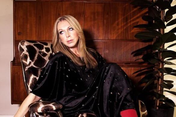 English singer/songwriter Jane Weaver's album LOVE IN CONSTANT SPECTACLE has been released entertainment-factor.blogspot.com/2024/04/love-i… #music #newmusic #rock #indierock #alternativerock #electronicmusic #electronic #psychedelic #loveinconstantspectacle #janeweaver @JanelWeaver @firerecordings