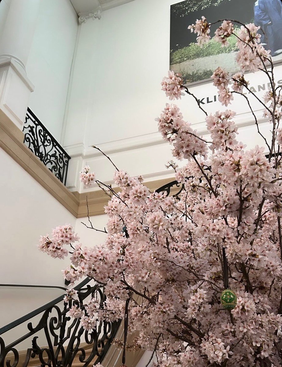 Spring is bursting inside of the Neue Galerie! Plan your next visit… MUSEUM & SHOPS Thursday–Monday, 11 a.m. to 6 p.m. DINING Thursday–Sunday, 9 a.m. to 9 p.m. Monday, 9 a.m. to 6 p.m.