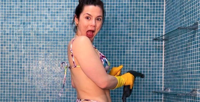 Have you ever looked at me and thought &lsquo;Dear god I&rsquo;d like to see her steam clean the SHIT out of some