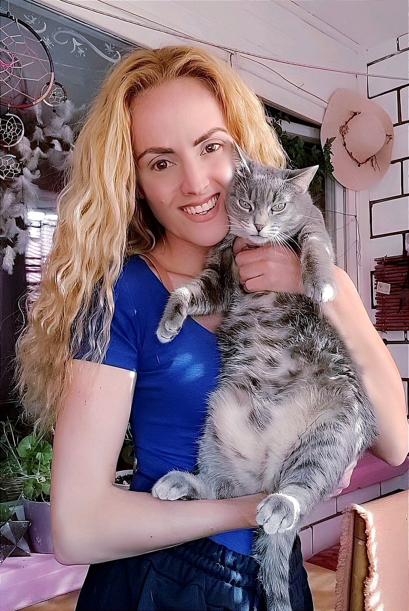 Here she is 🐱💙 Almost 3 years old, time flies! It s like she s our little joyfull furry bundle for a longer time, so fluffy, so cuuute and smart 🥹 Lira, constellation of our family 🌌 #Caturday #CatsOfTwitter #catgirl