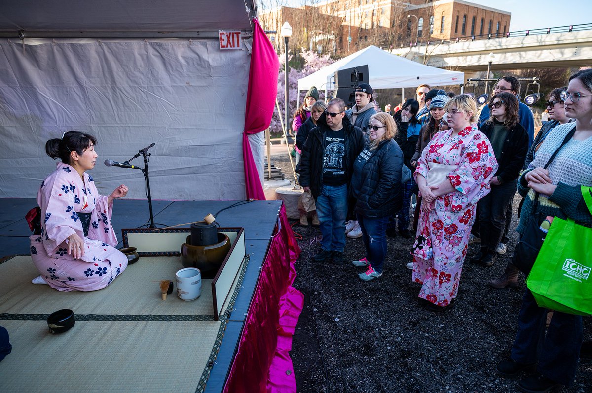 downtownakron's tweet photo. This year's Downtown Akron Sakura Festival was the biggest yet! Read all about it: https://t.co/qzqysci728 Photos: Really? Goody! Studios. #sakura #cherryblossoms https://t.co/VBJzU2h0Zw