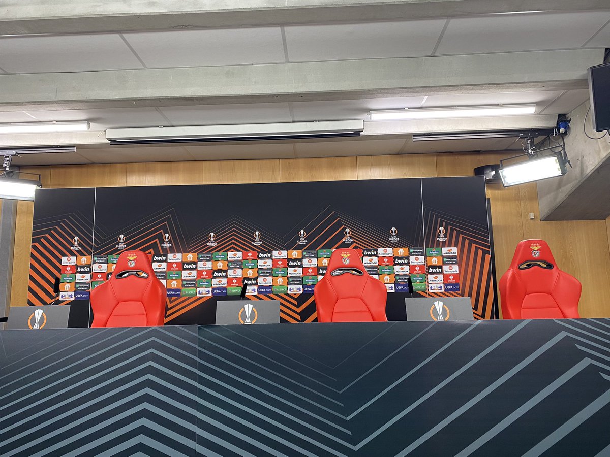 #SLBOM en place à l’Estadio da Luz pour la conférence de presse de @Auba et de Jean-Louis Gasset dès 19h30. À retrouver un peu plus tard sur le site de @maritimamedias @OM_Officiel #TeamOM @EuropaLeague