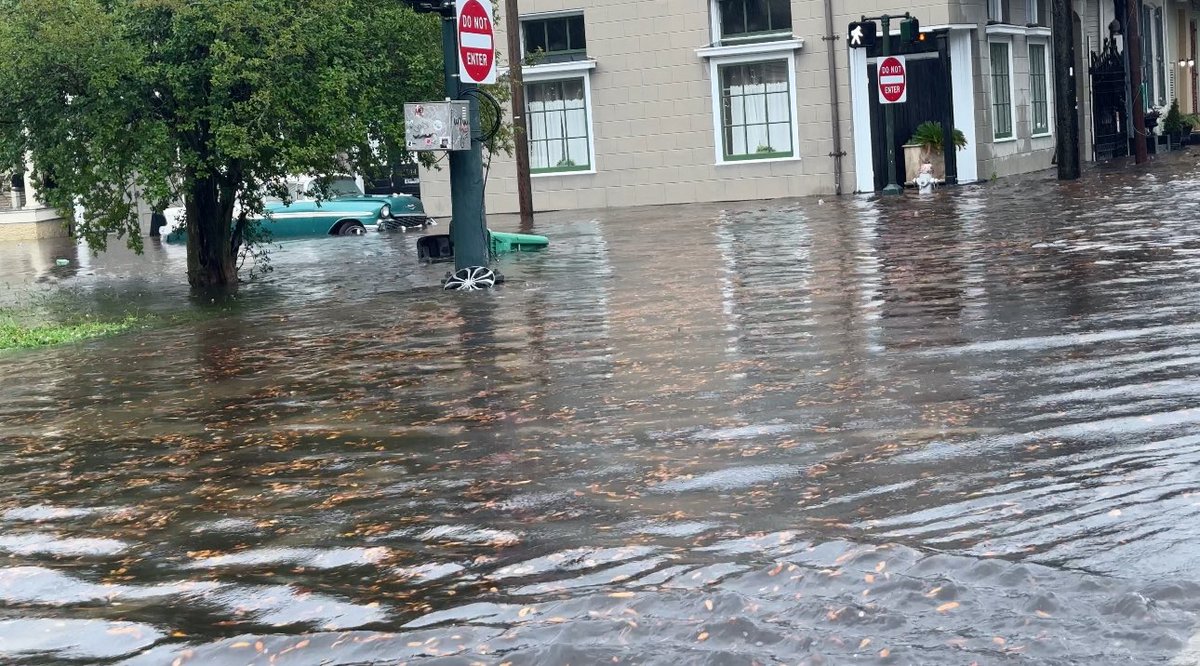 Ongoing #flashfloodemergency in #NewOrleans Many streets flooded and becoming impassable.