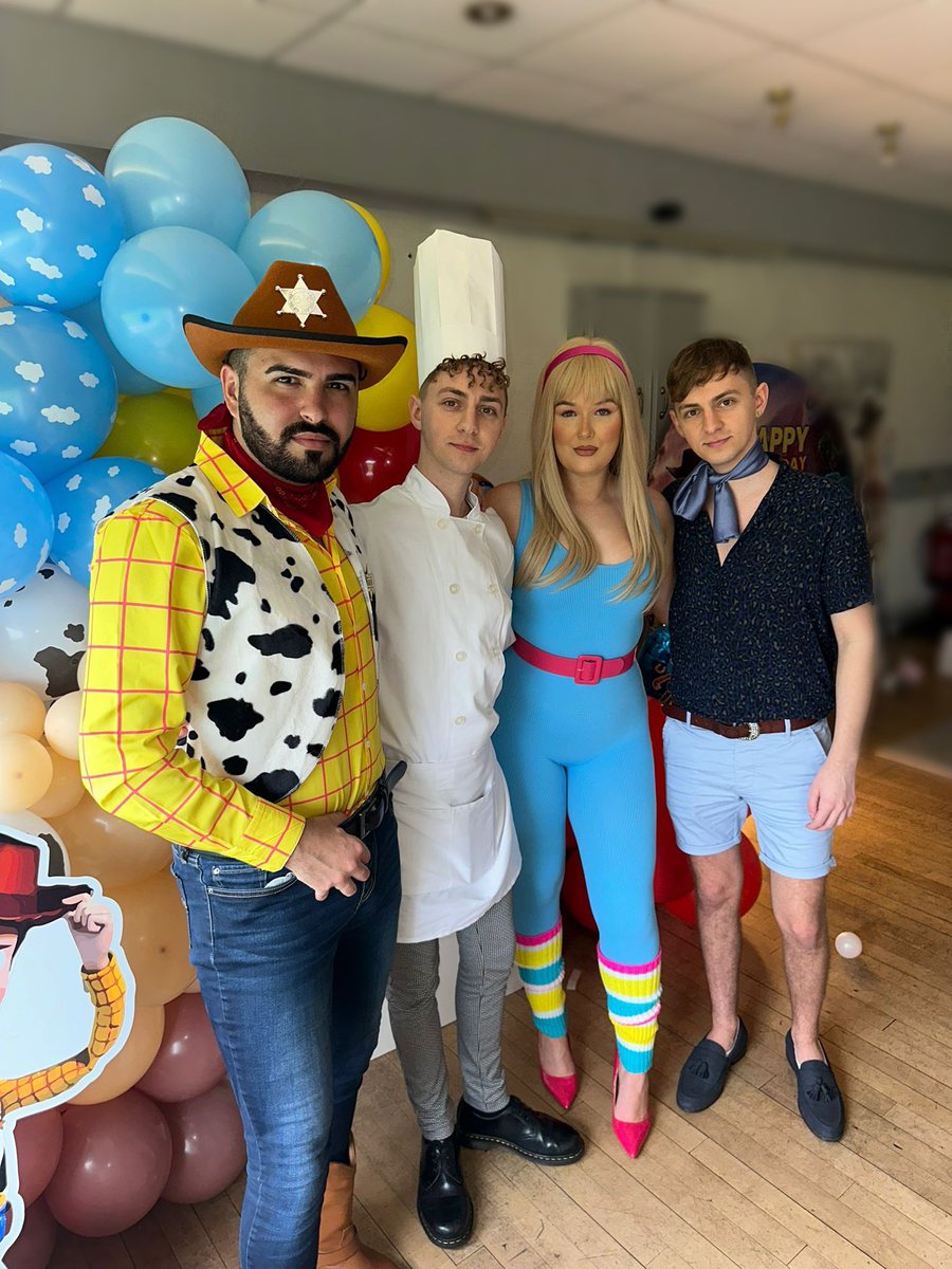 Who doesn’t love a good fancy dress party!🥳 #twins #fancydress #pixar #disney