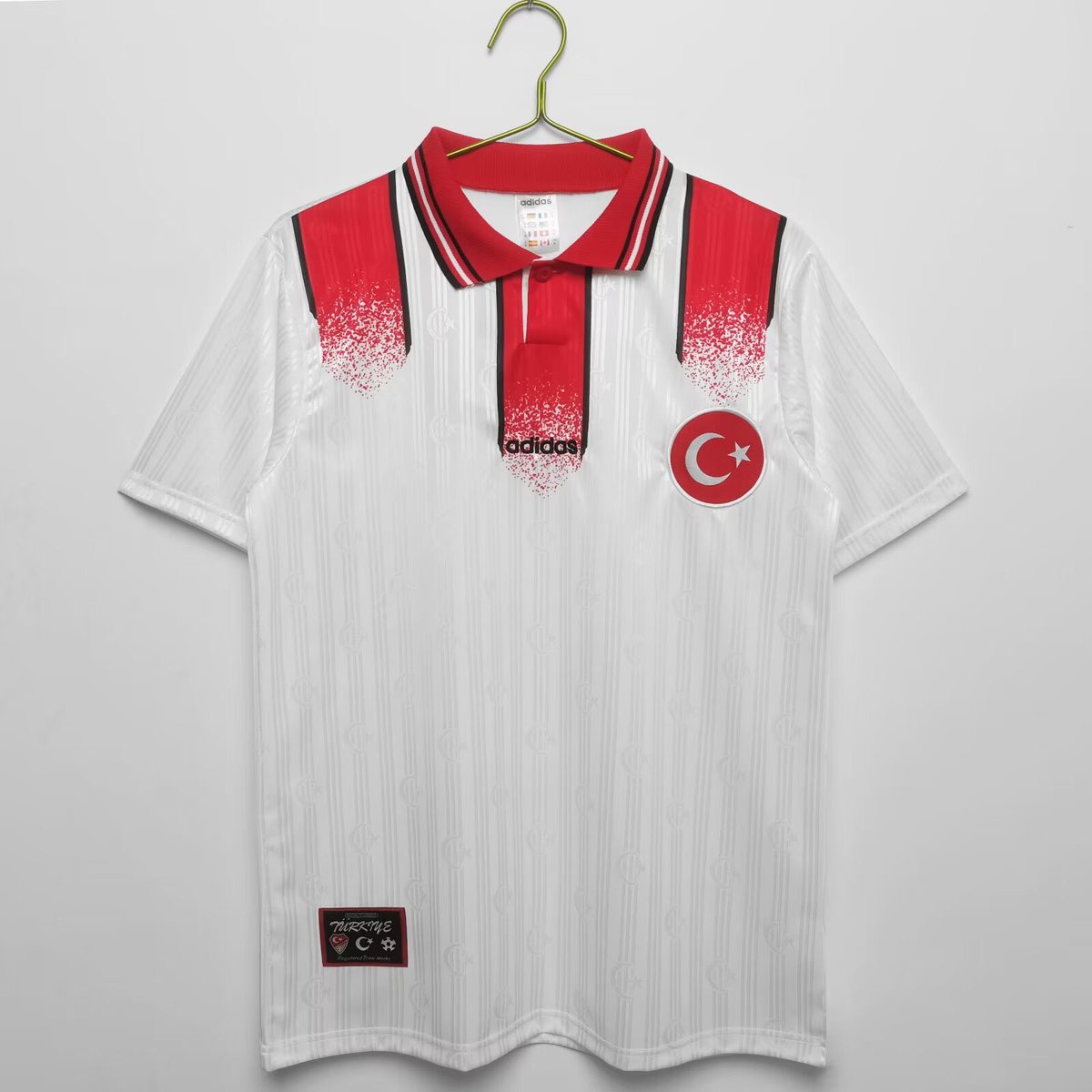 Disponible las camisetas retro de la selección turca