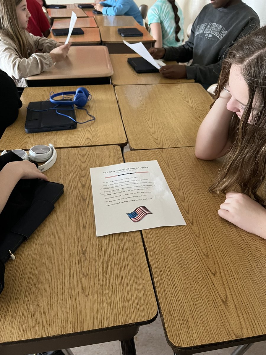 Mrs. Smith tweet media