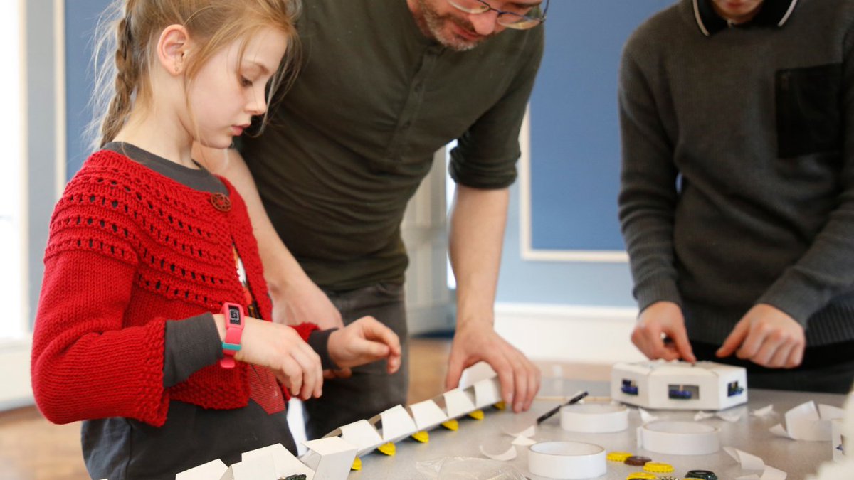 Celebrate #EarthDay2024 with a Family Tour exploring past #SustainableLiving practices in Ireland. Then, join a sustainable junk modelling workshop at NMI Decorative Arts & History, Collins Barracks, on April 20th from 1:30 PM. Free but booking required museum.ie/en-IE/Museums/…