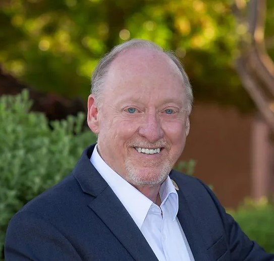 Thank you, former Senator and Sun City HOA Board Member Rick Gray, for your endorsement in my race for the Maricopa County Board of Supervisors! I have enjoyed working with you for our shared constituents, and I look forward to continued collaboration in my new role.